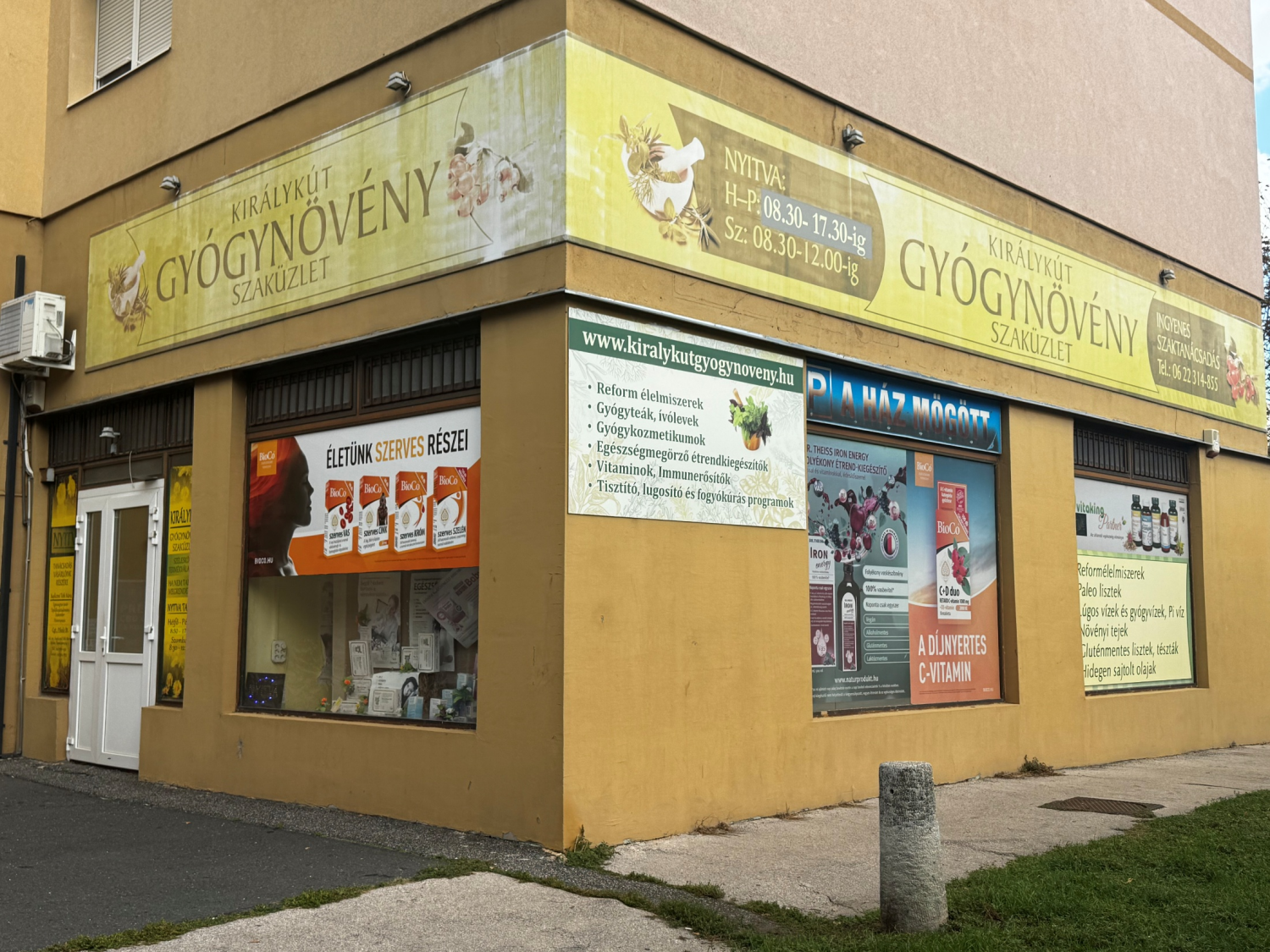 Királykút Herbal Store – parking